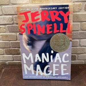 Like New Paperback Maniac Magee by Jerry Spinelli
